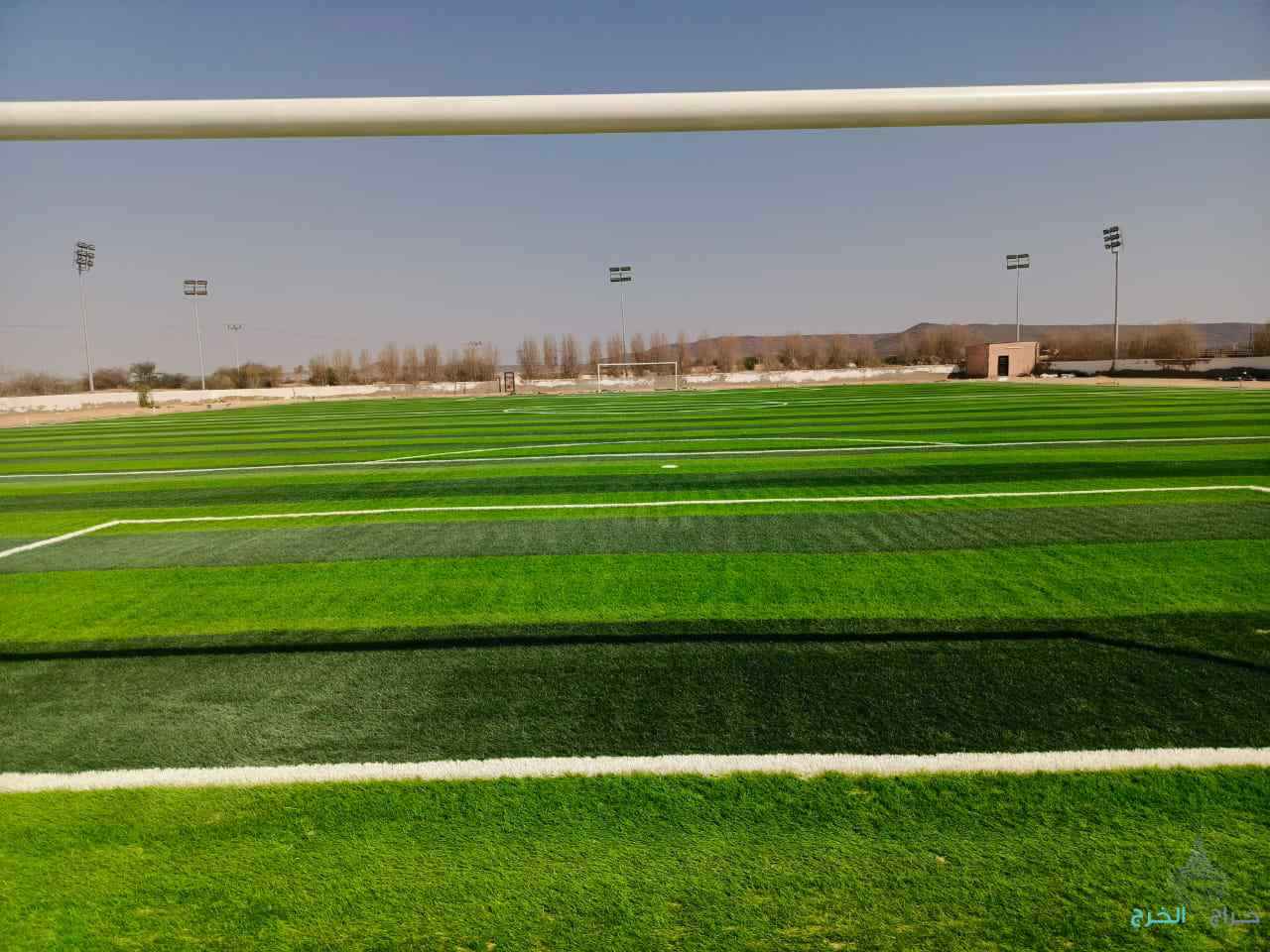 معلم انجيلا صناعي ملاغب كوره خدايق تركيب خشب صناعي ديكورات 