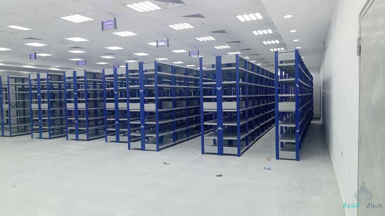 رفوف مستودعات رفوف بقاله