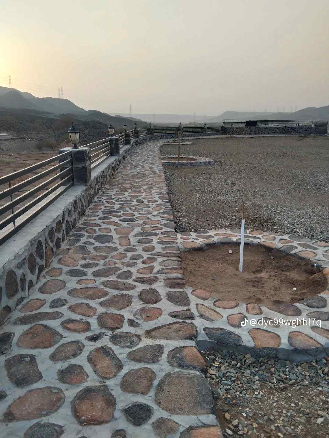 مقاول حجر وردميات وتربه زراعيه وجميع المواد 