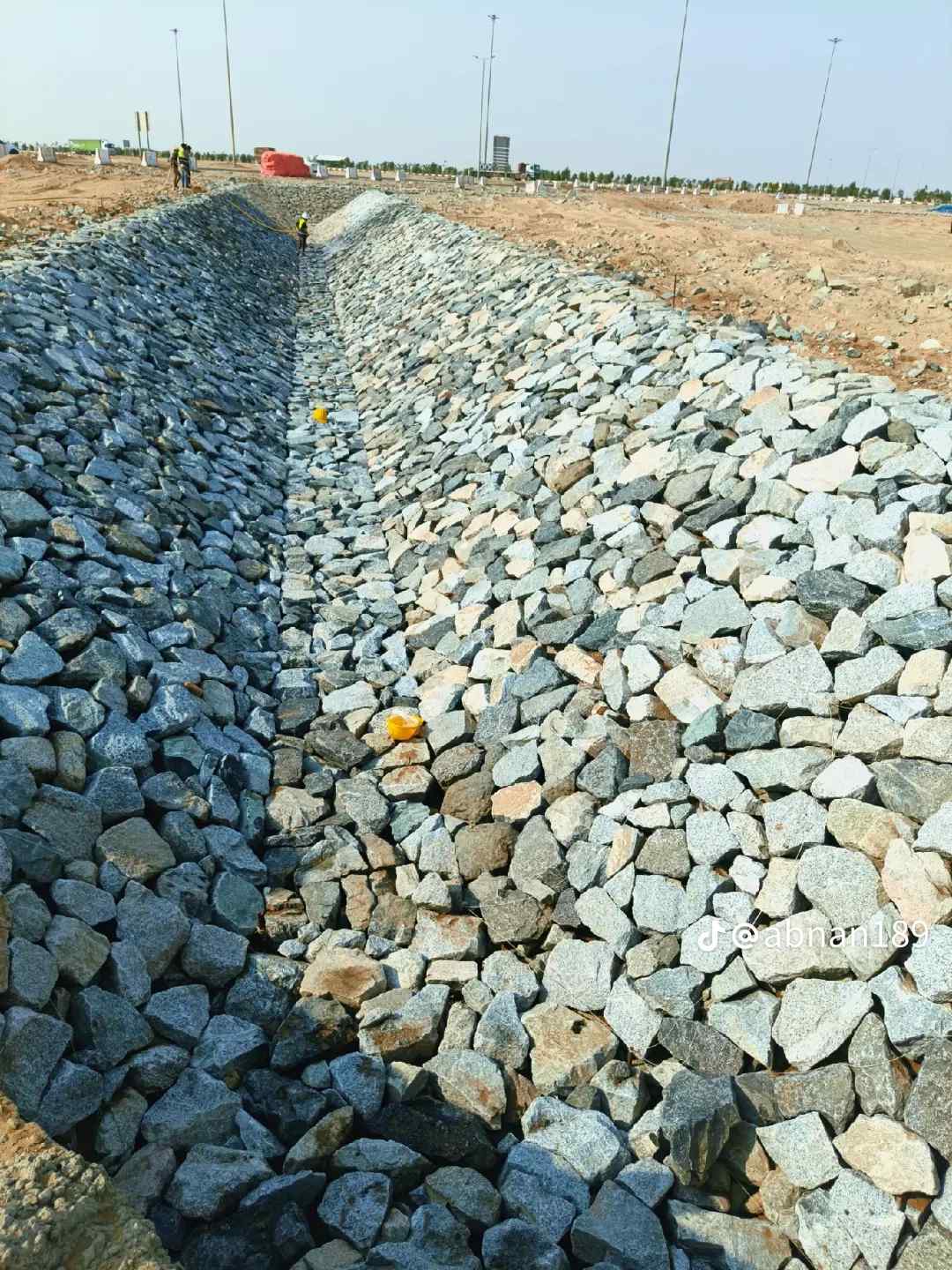 مقاول حجر وردميات وتربه زراعيه وجميع المواد 