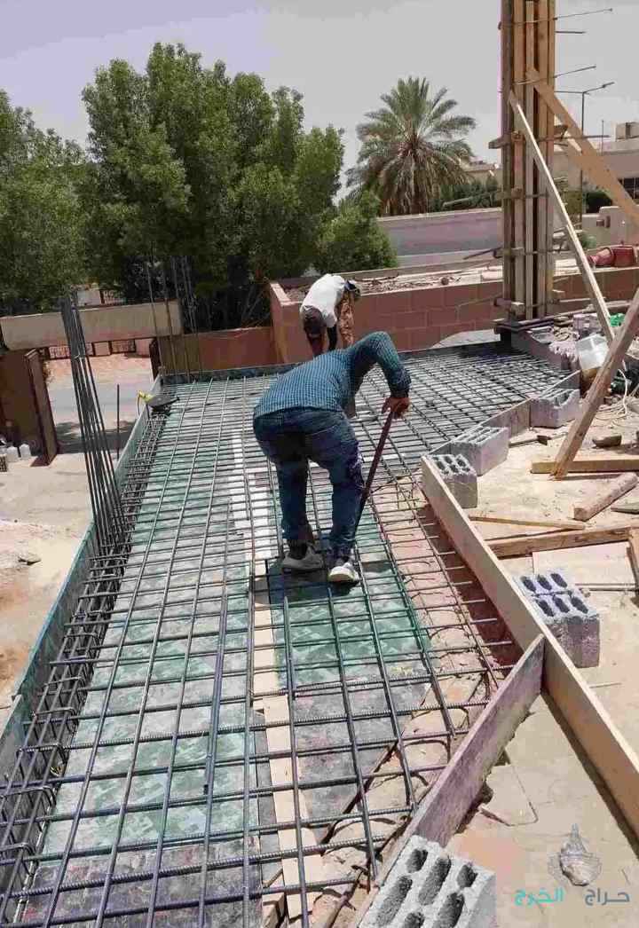 مقاول بناء على