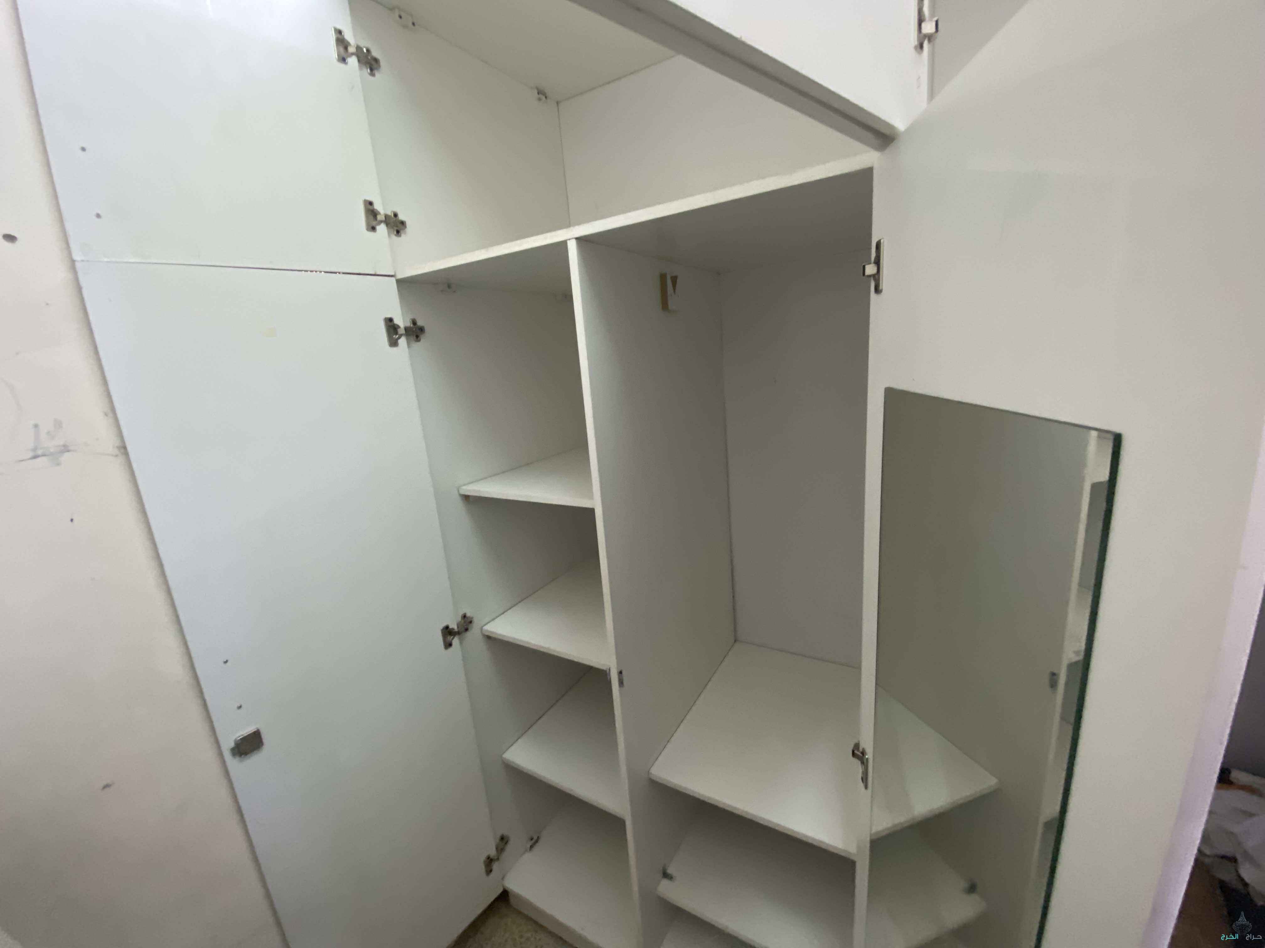 دولاب تخزين 