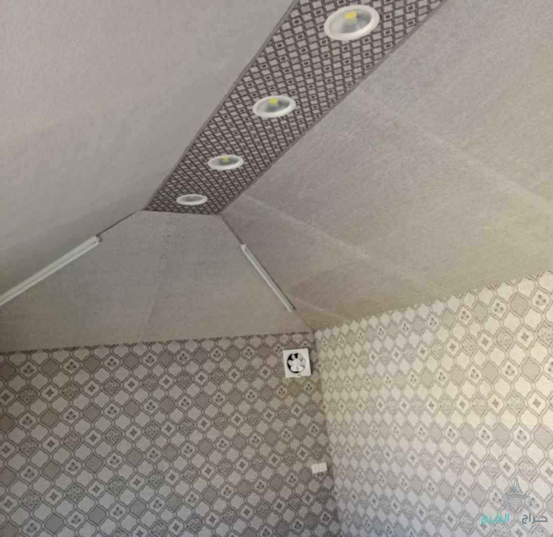 الخيام مظلات