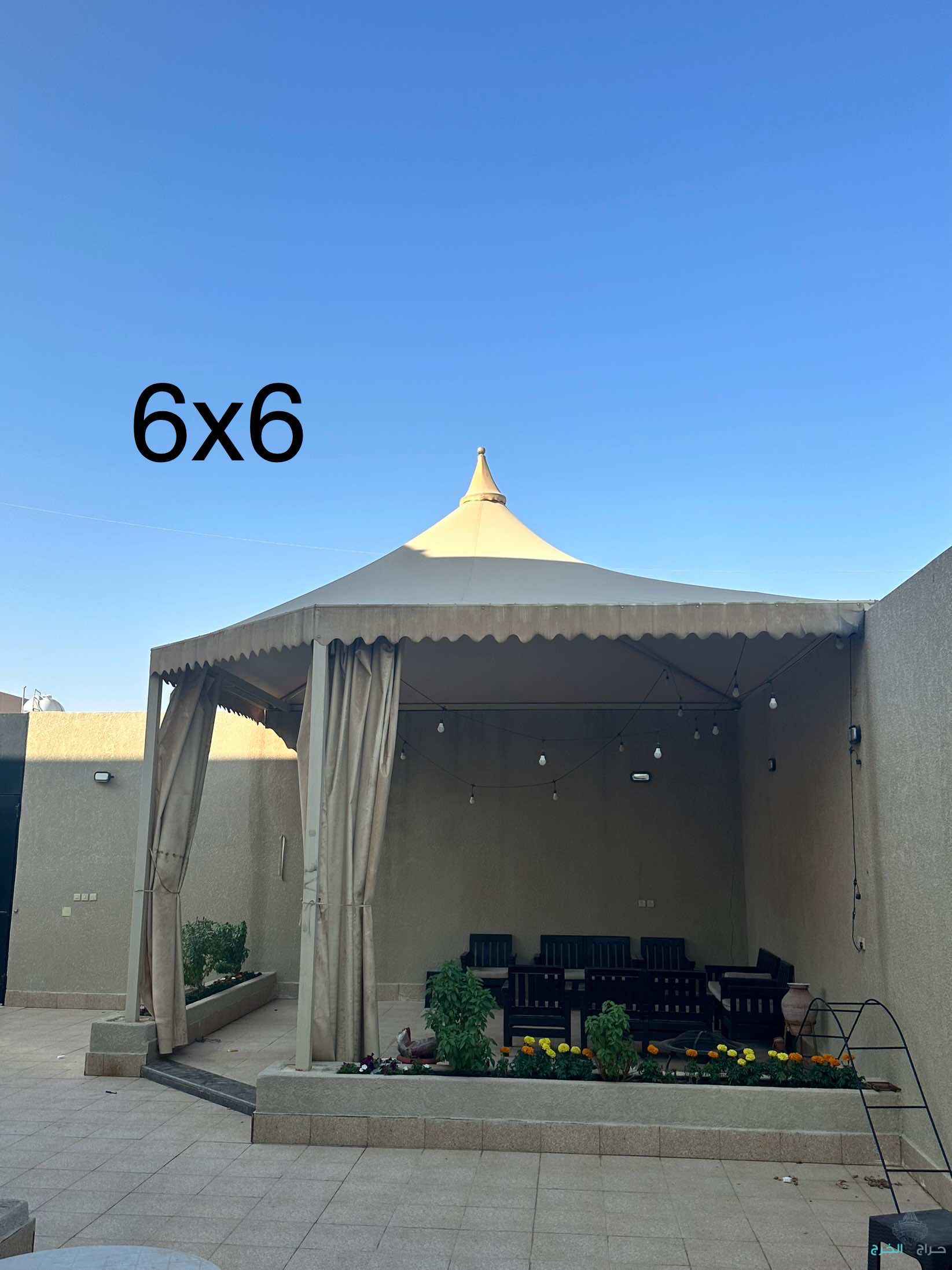 مظلة شكل قبة