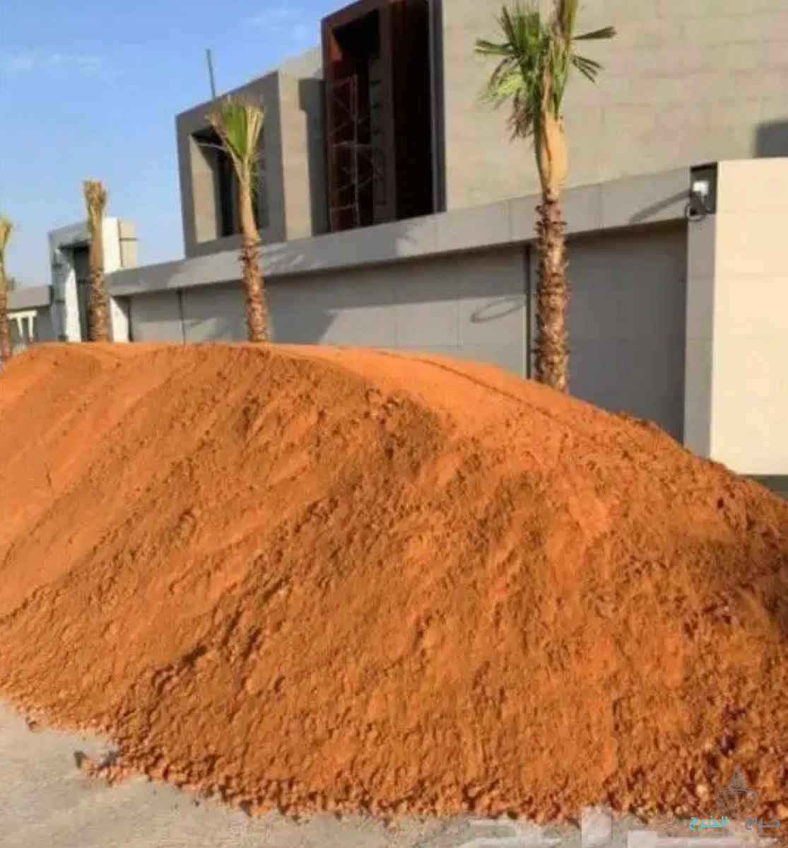 مواد بناء رمل احمر بحص بسكرس