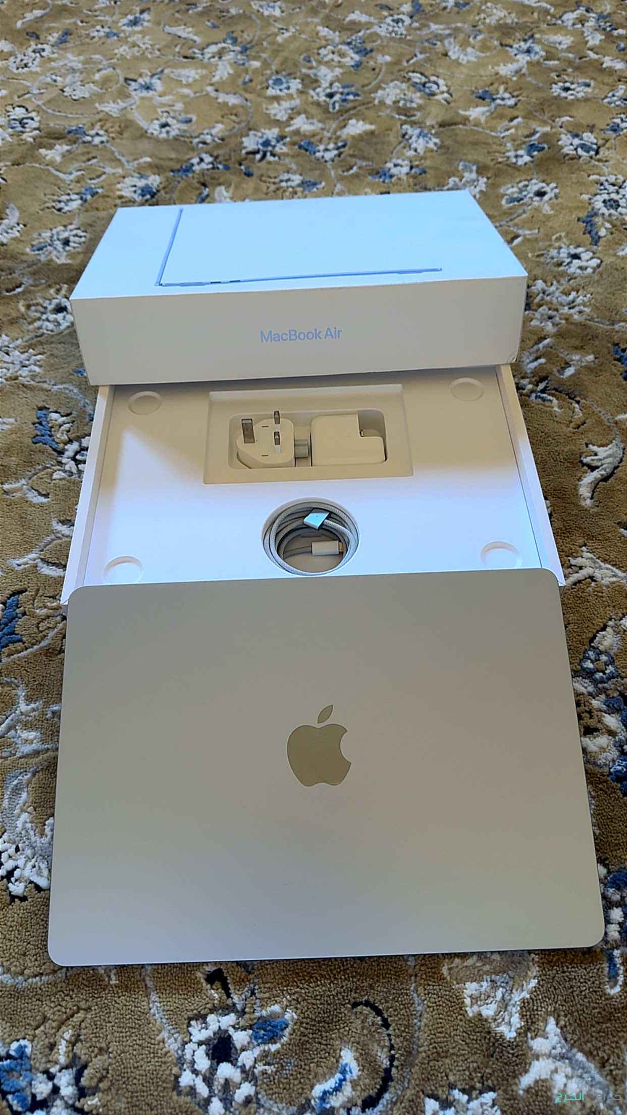 ابل ماك بوك اير M4 ازرق 