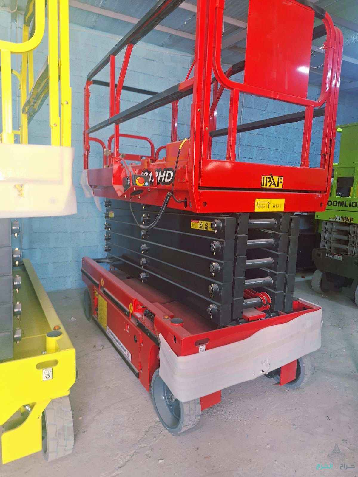 سيزرلفت رافعه مقصيه 12متر14متر16متر كهرباء للايجار