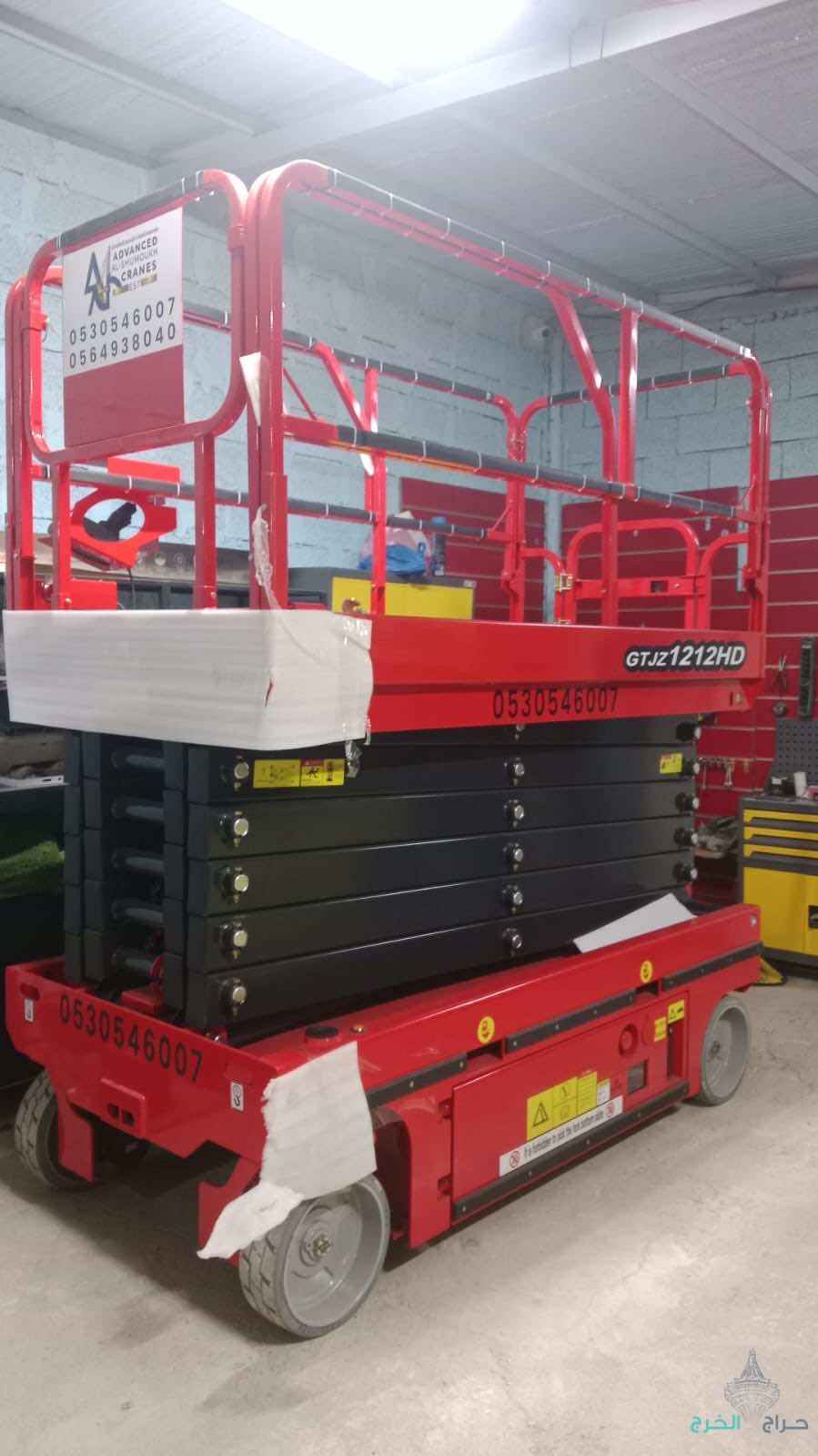 رافعه مقصيه scissor lift سيزر لفت 8متر10متر12متر14متر16متر كهرباء للايجار