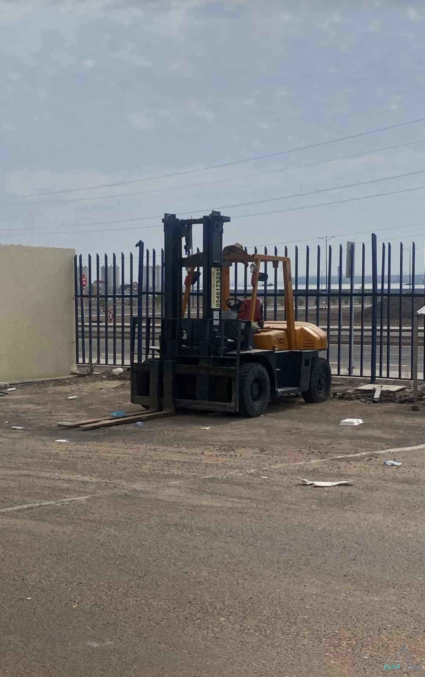 سيزرات لفت مان لفت للايجار روافع بكل احجامها للايجار اليومي والشهري 