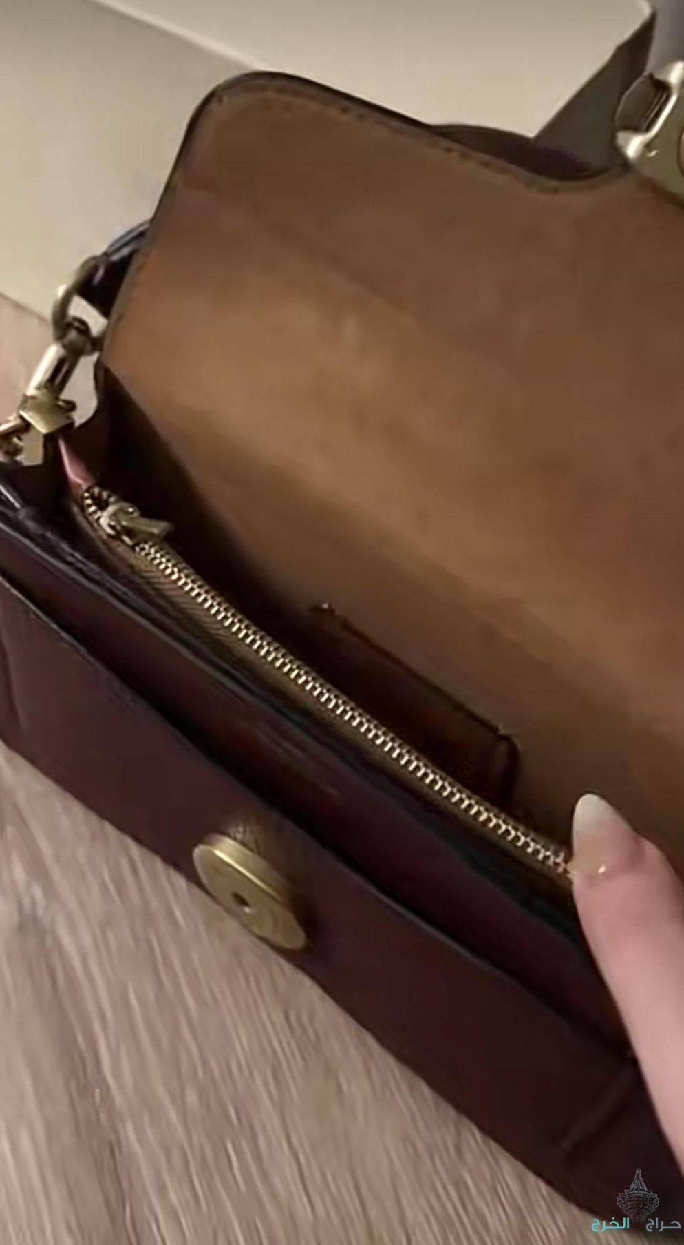 شنطة كوتش برغندي