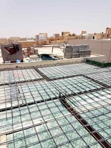 مقاول ملاحق 