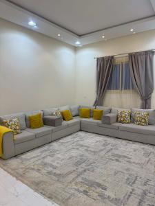 كنب + فرشة +ستارة