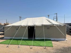 خيمة نجد ضد ماء