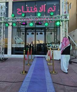 تأجير إظاءات الإفتتاح 