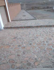 تدبيش حجر طبيعي ربراب قوايم تلابيس وجميع اشغال الحجر 