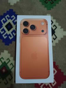 ايفون 17 برو جديد بكرتونه