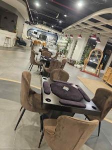 تاجير طاولة بلوت طاولة كيرم طاولة شطرنج طاولة جيكاروة وجميع الوازم الحفلات الرياض تواصل 0544578732