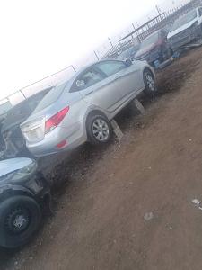 هونداي اكسنت موديل ٢٠١٣ قير توماتيك توجد لدينا جميع قطع الغيار تشليح فقط